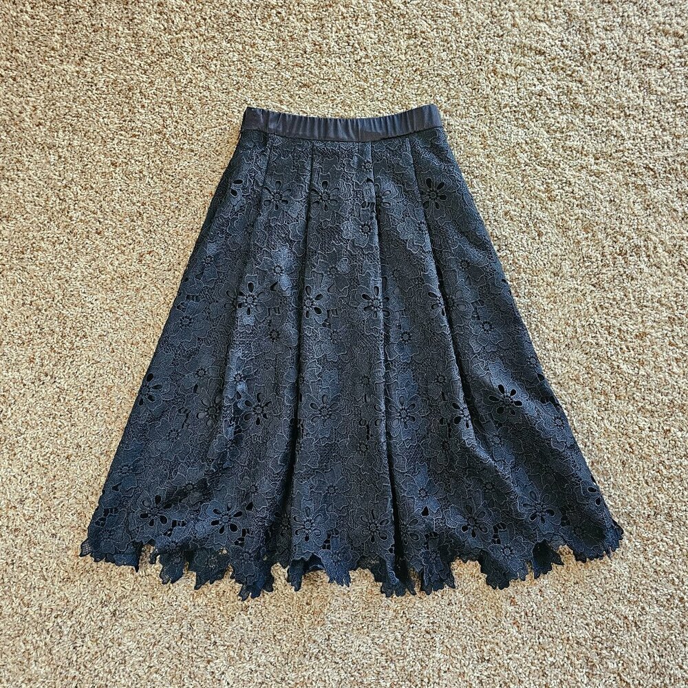 HANS STYLE [Korean Brand] Floral Lace Midi Skirt - size S (XXS-S)